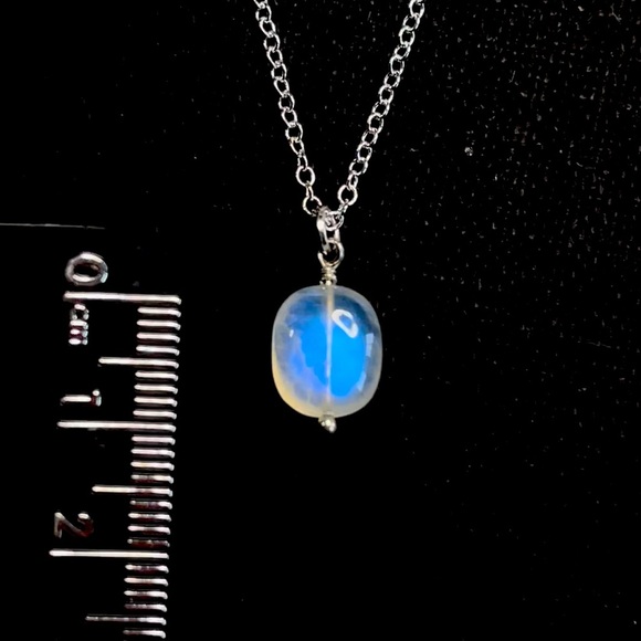 High Quality Rainbow Moonstone Pendant Necklace! - Picture 3 of 4